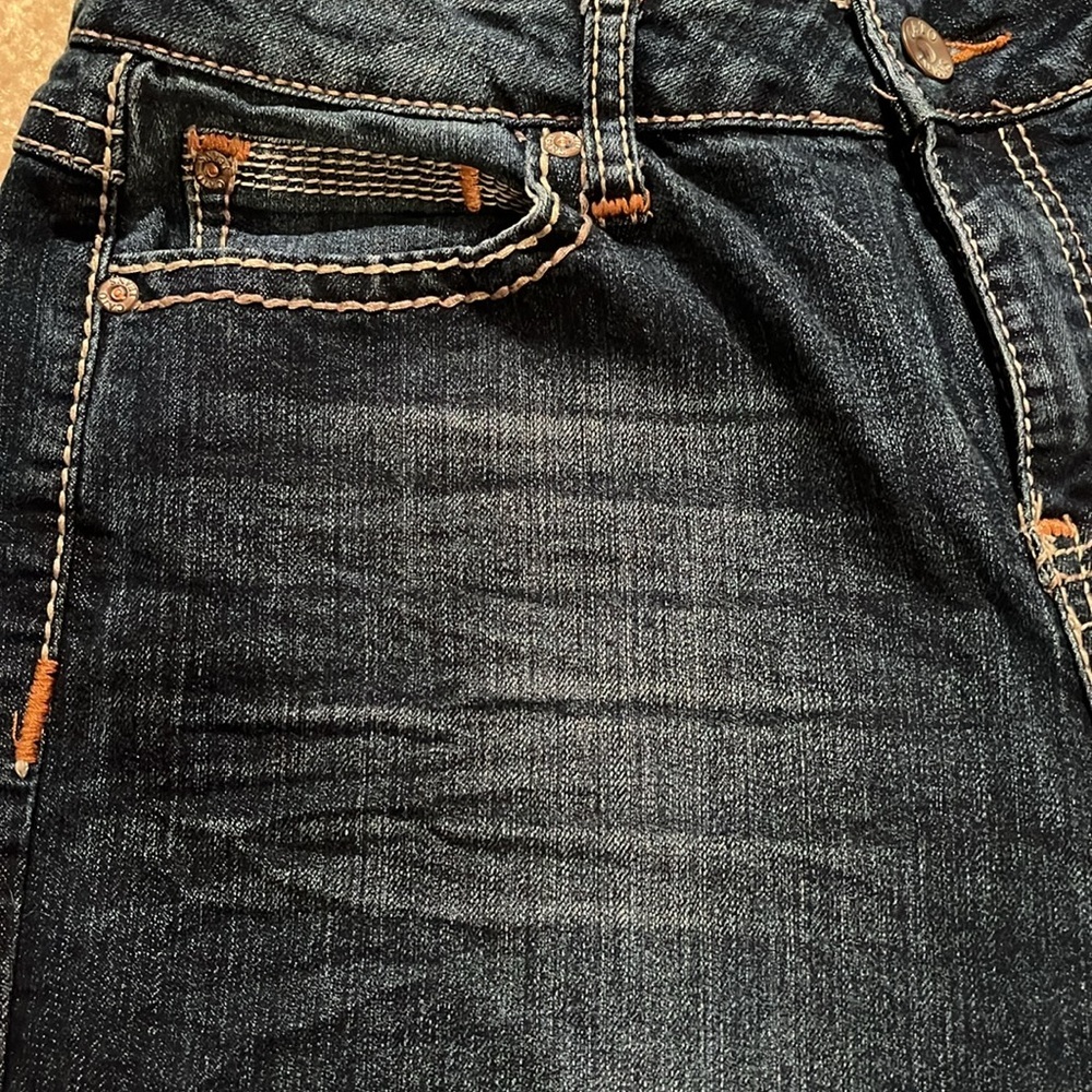 Cato distressed dark blue denim capris size 8 - Picture 4 of 7